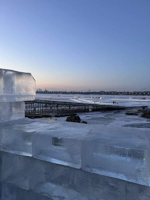 Capturing the Perfect Sunset on Harbin’s Songhua River