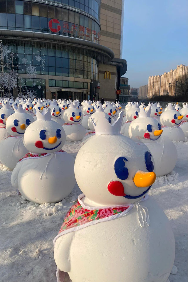 100個小雪人空降，快來打卡