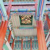 Timeless Beauty and Royal Ceremonies: Exploring Gyeongbokgung Palace!