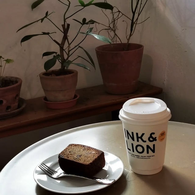 INK & LION Cafe