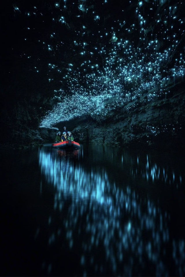 Discover the Enchanting Blue Glowworm Caves of Waitomo