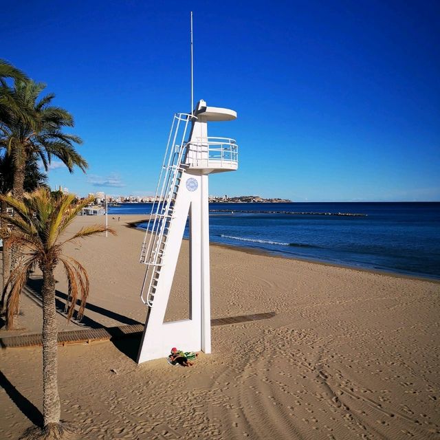 Alicante Beach: Where the Mediterranean Meets Adventure