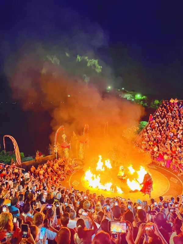 Bali's Uluwatu Temple and Kecak Dance Experience