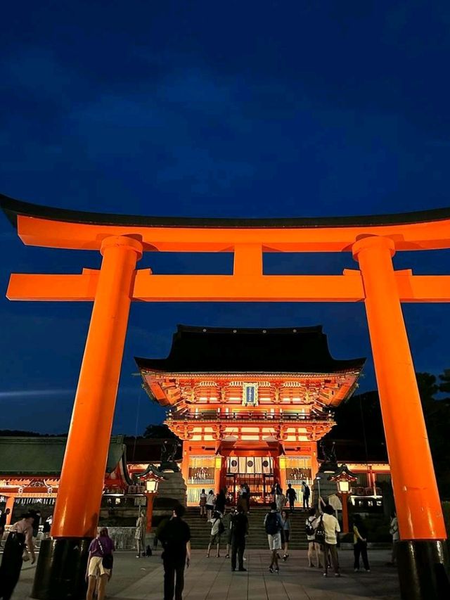 Explore Fushimi Inari Taisha Shrine ⛩️