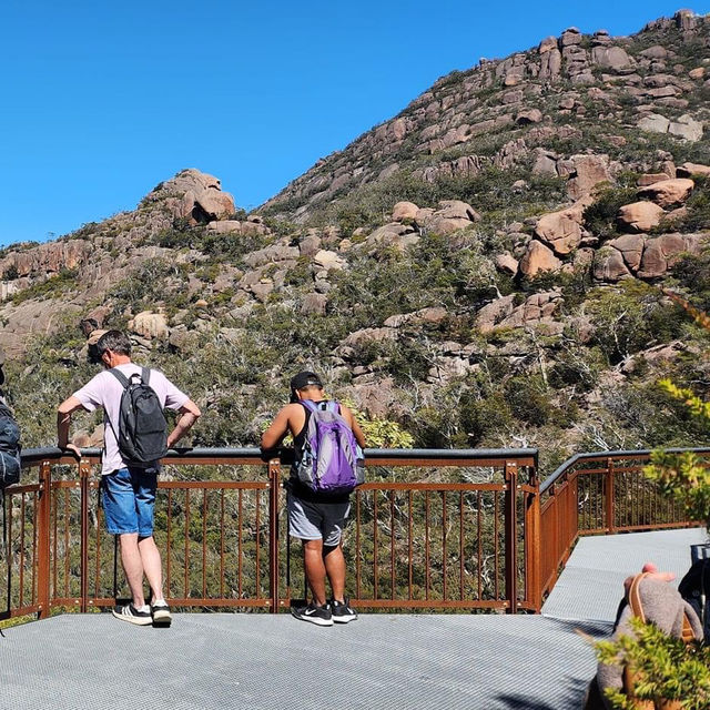 Nature's Nirvana: Cradle Mountain's Enchanting Escape