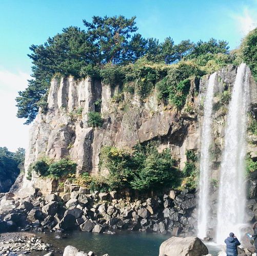 Top 3 waterfall in Jeju island 🇰🇷 Jeongbang Waterfall