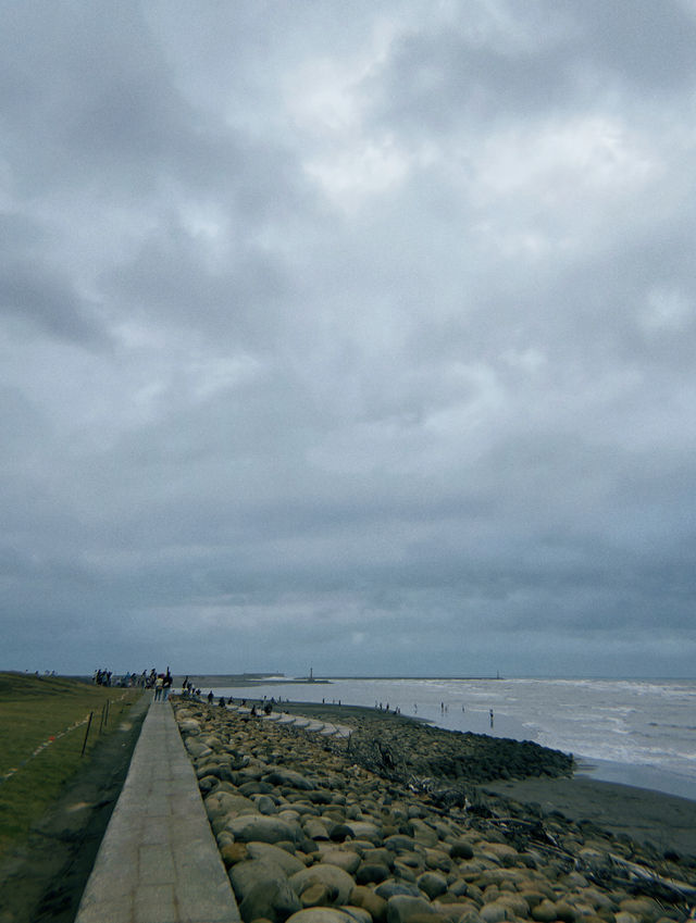 Cloudy Day at Nanliao Beach Park☁️