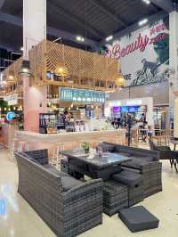 Nature-inspired shopping mall in Chaweng