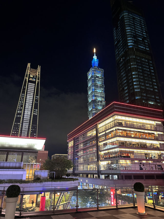 台北戶外寶藏夜景觀喝啤酒「掌門」微風松高