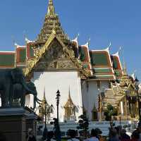 The Temple of the Emerald Buddha: A Spiritual Jewel of Bangkok