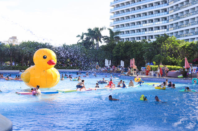 穿梭夏日冰爽時刻。