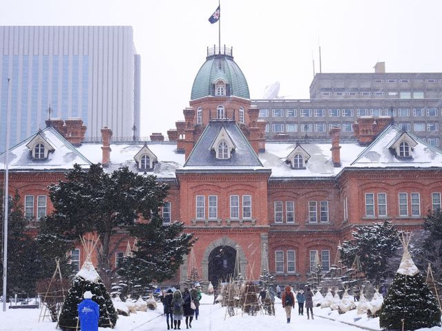 日本北海道札幌 雪白世界中的紅磚瓦牆舊都廳