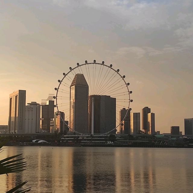 Sunset on Singapore Flyer