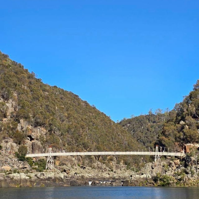 Breezing thru Cataract Gorge Reserve on the Basin Walk