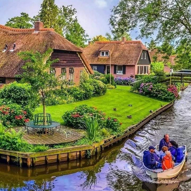 Giethoorn: The Venice of the North