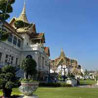 The Temple of the Emerald Buddha: A Spiritual Jewel of Bangkok