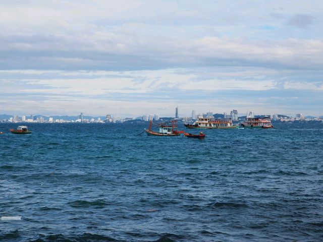 Samae Beach หาดแสม ทะเล เกาะล้าน ใกล้กรุงเทพ 