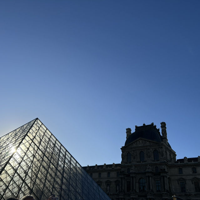 🖼️🎨 Louvre Museum, Paris France!