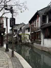 Step back in time visiting Zhouzhuang Ancient town 