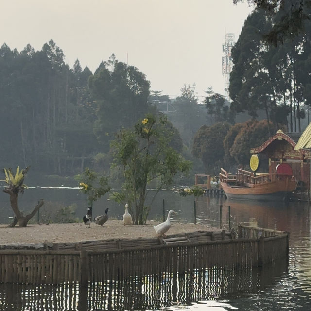 Explore Lembang Floating Market 