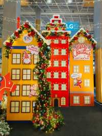 Christmas Magic at IPC Shopping Centre: A Solo Traveler's Dream