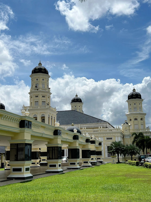 Sultan Abu Bakar Mosque: A Majestic Blend of History and Architecture