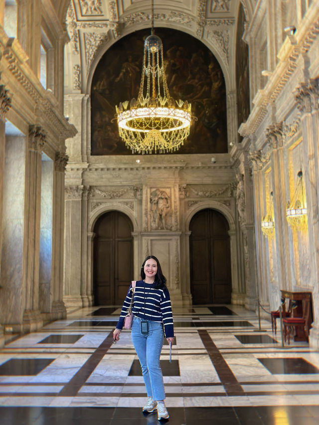 Well Guided Audiotour Throughout Amsterdam Royal Palace