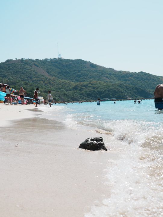 【パタヤ観光】透明な海と白砂の楽園「サメービーチ」🏖️