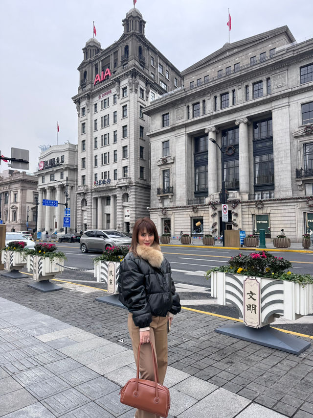 ถ่ายรูปเก๋ๆ ยามเช้า ที่ The bund Shanghai