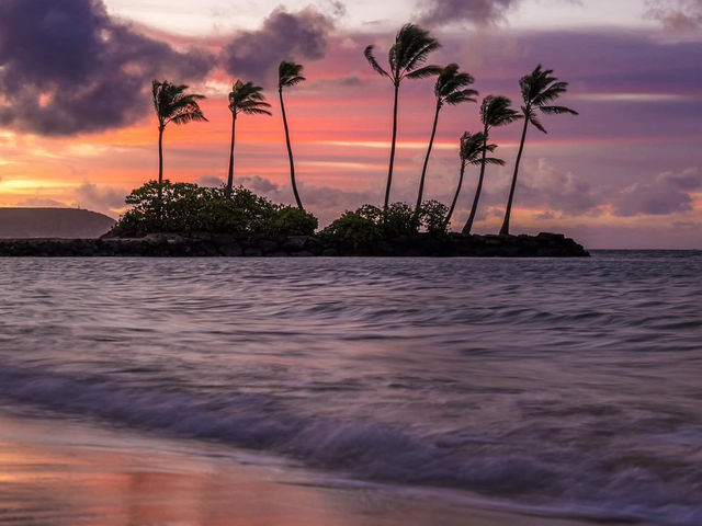 Why Catching a Sunrise in Hawaii Deserves a Spot on Your Bucket List