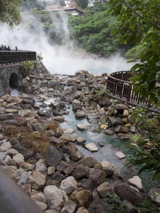 迷霧中感受溫泉地熱的北投地熱谷公園