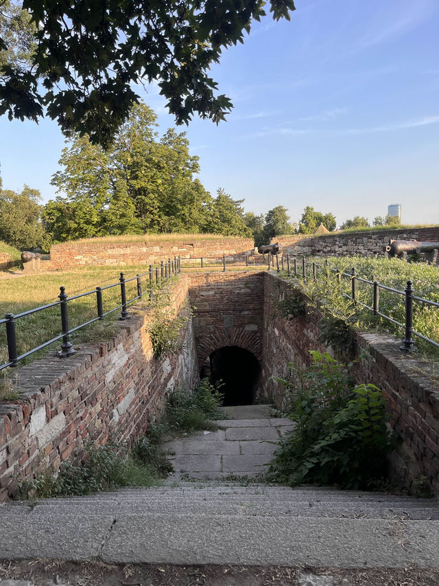 塞爾維亞第一批的文化歷史古蹟：貝爾格勒要塞🇷🇴🔱🏰 