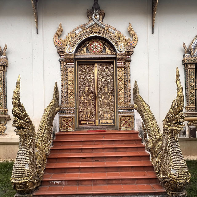 清邁清曼寺—清邁古城的首座佛寺