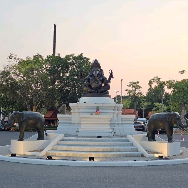 แต่งไทยไป ณ สัทธา อุทยานไทย