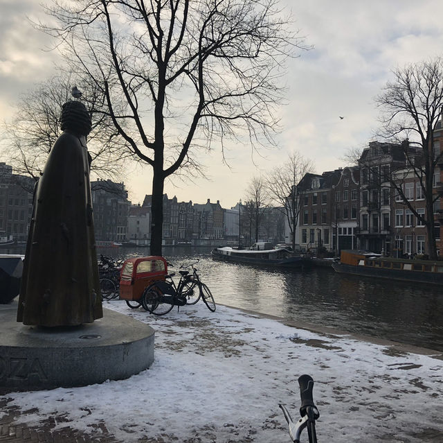 A Christmas Weekend in Amsterdam: Magic, Markets, and Mulled Wine