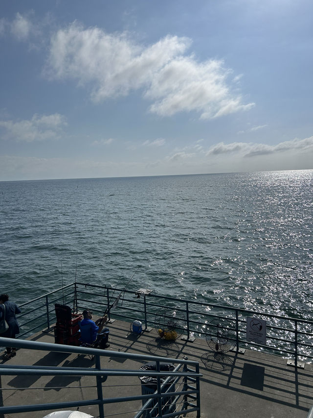 เที่ยว Santa Monica Pier ชายหาดอันโด่งดังของ LA