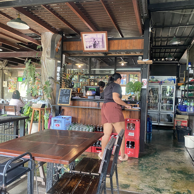 เปรี้ยวปาก - ร้านอาหารไทยรสจัดจ้าน จ.สมุทรสงคราม