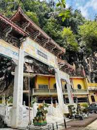 Sam Poh Tong Temple