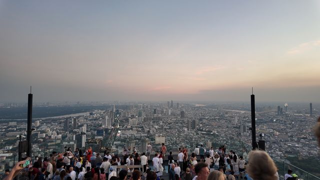 泰國曼谷打卡 | 王權大廈：絕美日落與夜景推薦