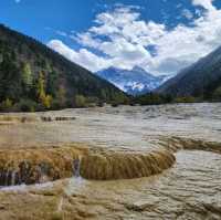  หวงหลง (Huanglong) หรือ หุบเขามังกรเหลือง