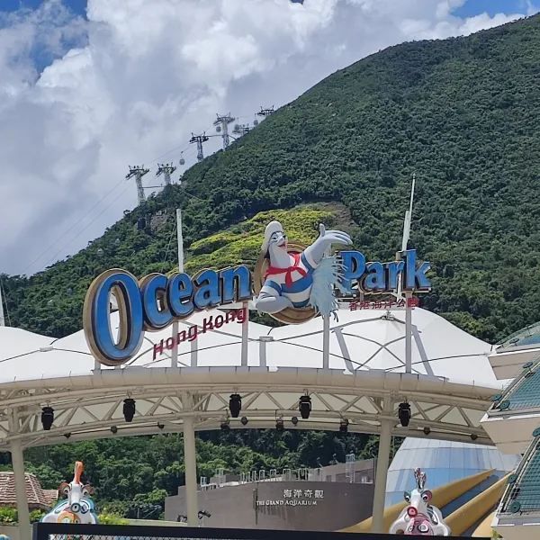 Explore Hong Kong Ocean Park with Ease