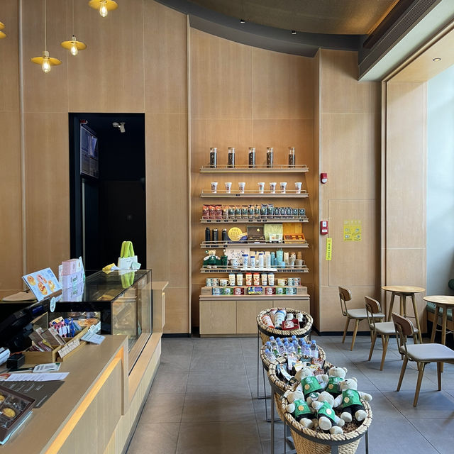  A Luxurious Coffee Retreat at Starbucks Reserve Bar