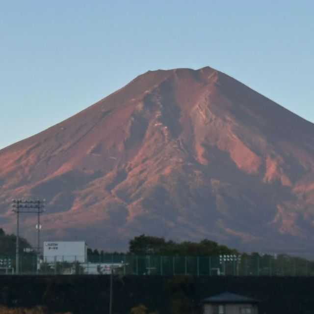 Spectacular sunrise view over Mount Fuji 