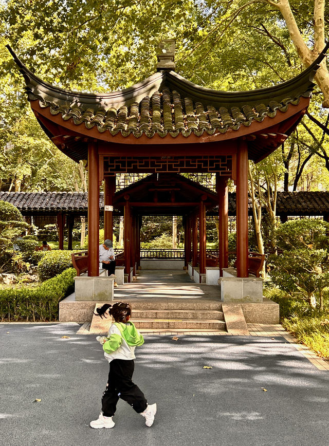 上海小眾的閘北公園是個安靜的美男子。