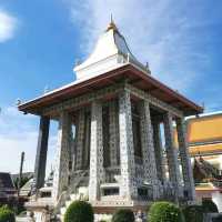 Walk Around Wat Arun 