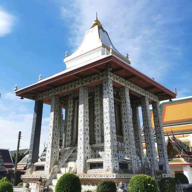 Walk Around Wat Arun 