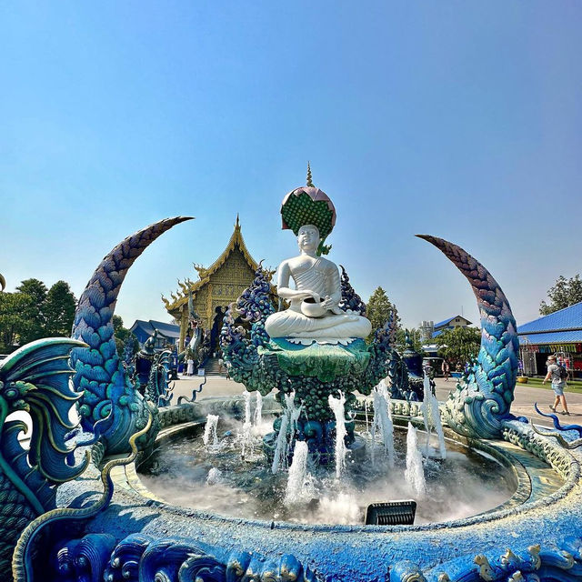 The Enchanting Blue Temple of Chiang Rai