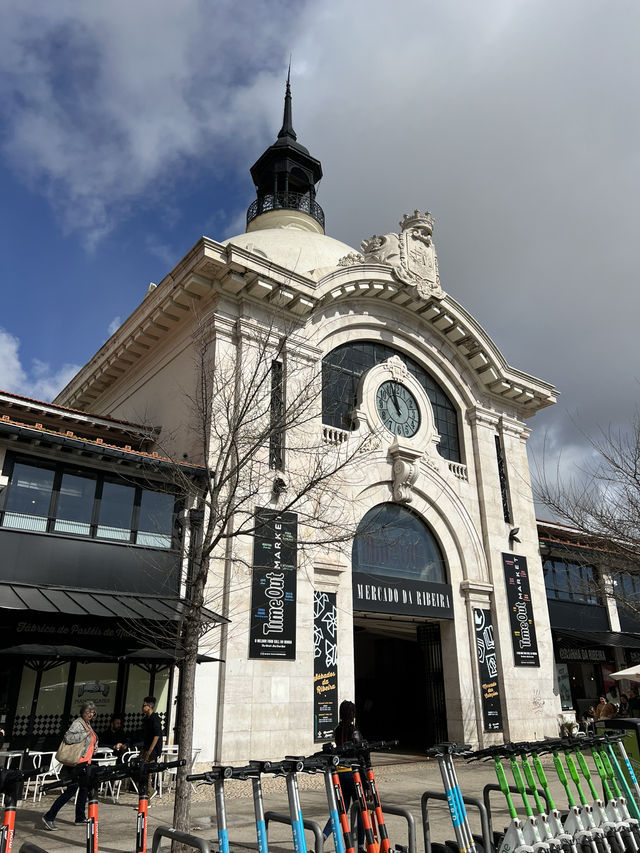 Popular restaurants gather! Time Out Market Lisboa