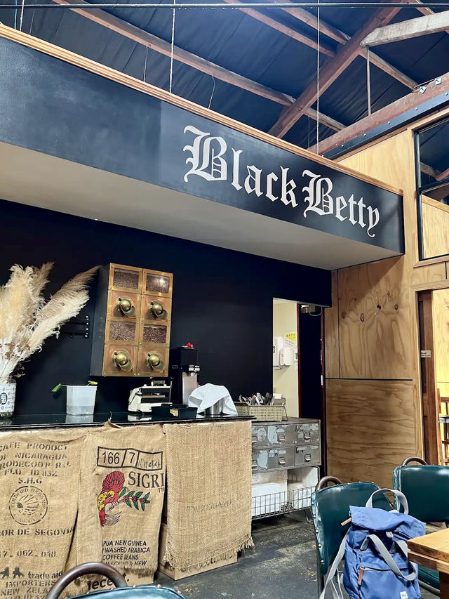 Black Betty Cafe