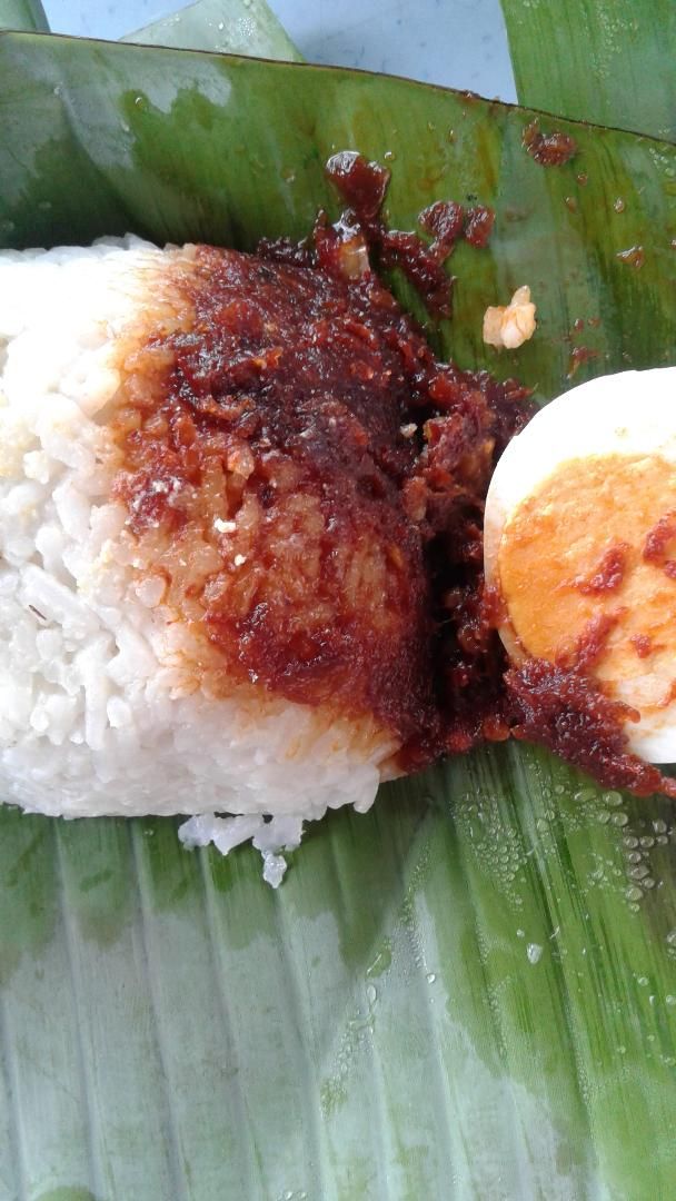 DELICIOUS NASI LEMAK IN BATANG KALI!